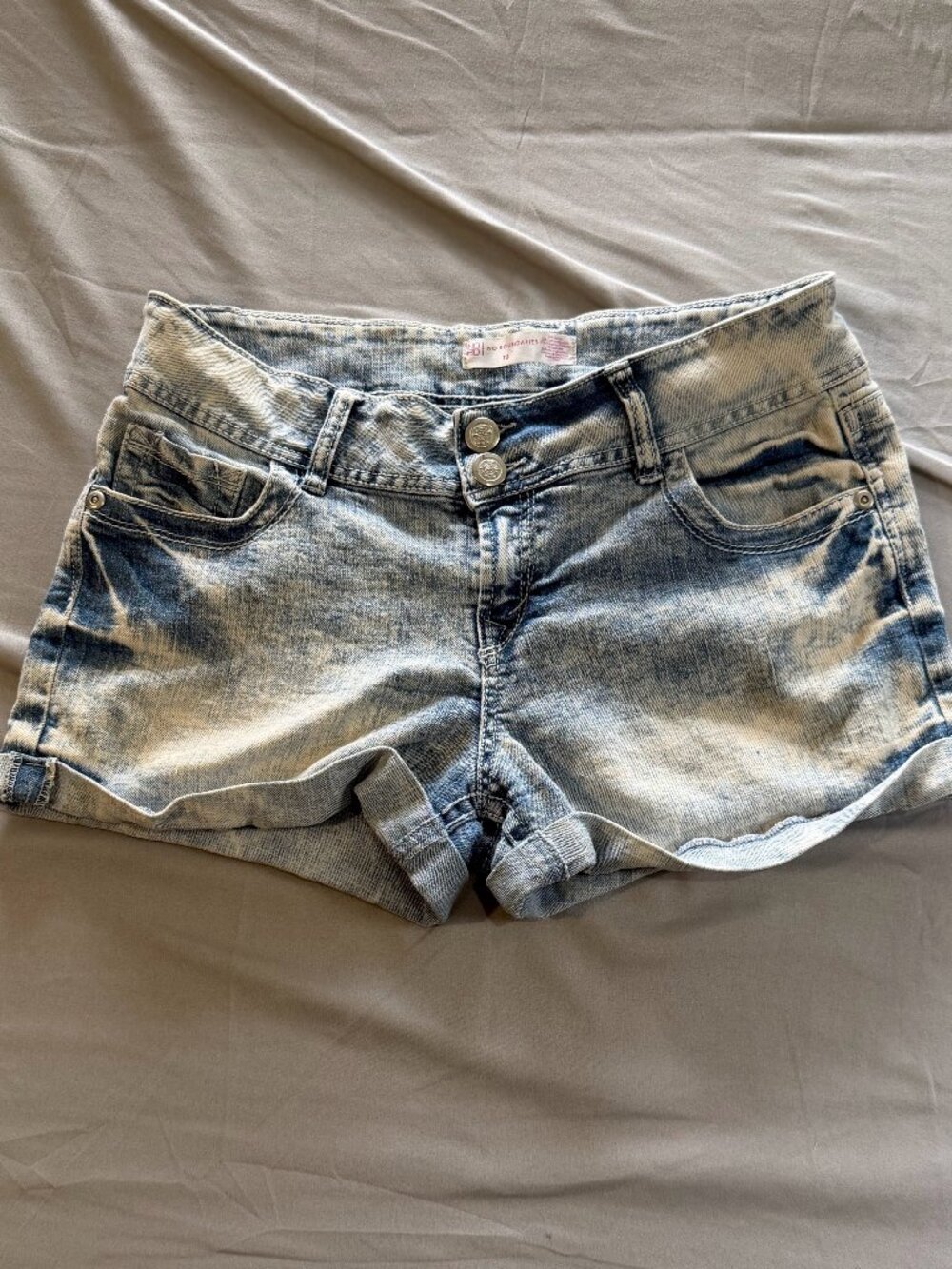 No Boundaries Juniors Acid Washed Embroidered Denim Shorts Light Blue Size 13